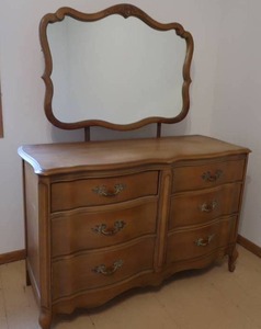 6 DRAWER DRESSER AND MIRROR