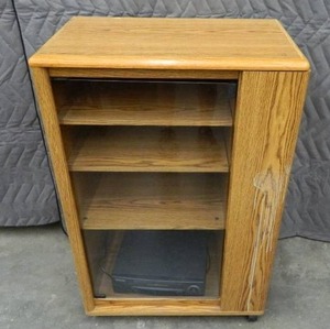 ROLLING VCR CABINET  WITH DAEWOO VCR