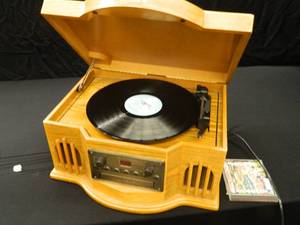 PHILCO COMBINATION RECORDCDCASSETTE PLAYER