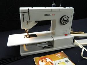 PFAFF SEWING MACHINE
