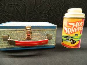 VINTAGE LUNCHBOX AND THERMOS