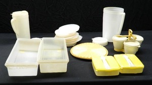TUPPERWARE LOT