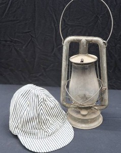 VINTAGE LANTERN  RR CAP