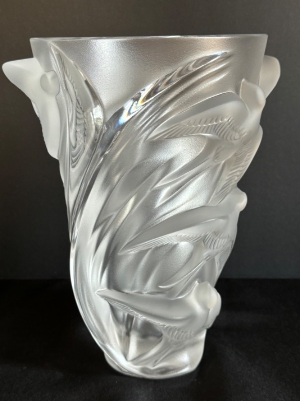 lot 31 image: Lalique Crystal Martinets Vase, Frosted & Clear Tapered Vase with Doves in Flight Surrounding the Vessel