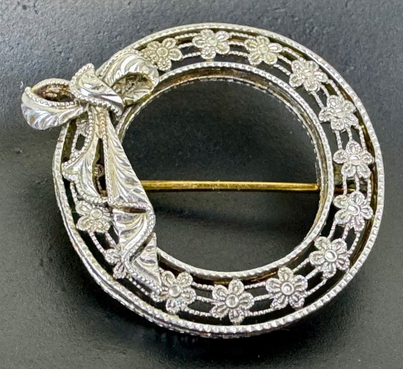 lot 53A image: Petite Vintage 14K Circular Brooch