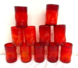 lot 57 image: Vintage Crinkle Red Glass Tumblers
