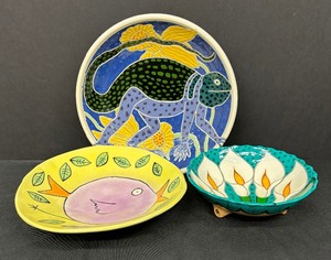 lot 81 image: Three Colorful Decorative Shallow Bowls