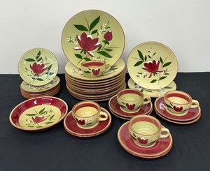 lot 60 image: Vintage Stangl Magnolia Dishware Grouping