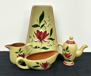 lot 61 image: Stangl Magnolia Serving Pieces