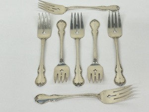 lot 86 image: (7) Vintage Towle French Provincial Sterling Silver Salad Forks