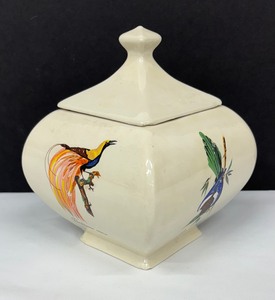 lot 108 image: Pretty Vintage Bird Motif Vintage Lidded Vessel