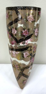 lot 114 image: Vintage Hand Painted Nippon Wall Pocket