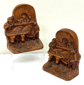 lot 135 image: Pair of Vintage Sycroco Pioneers & Settlers Bookends