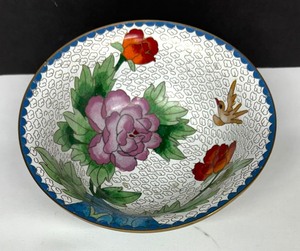 lot 155 image: Beautiful Vintage Cloisonn Bowl