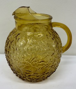 lot 164 image: Vintage Anchor Hocking Honey Gold Crinkle Ball Glass Pitcher
