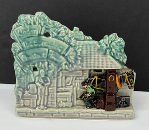 lot 167 image: Vintage McCoy Under the Spreading Chestnut Tree Planter