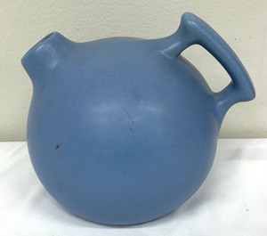 lot 175A image: Vintage Camark Art Pottery Ball Pitcher
