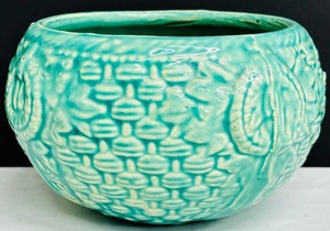 lot 184 image: Vintage McCoy Green Basket Weave Planter Hanging Basket, Unmarked