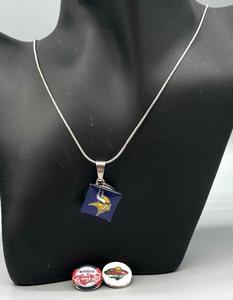 lot 33F image: Minnesota Wild, Twins and Vikings Snap Necklace with Sterling Silver Chain