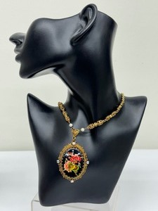 lot 210 image: Vintage West Germany Filigree Floral Pendant Necklace