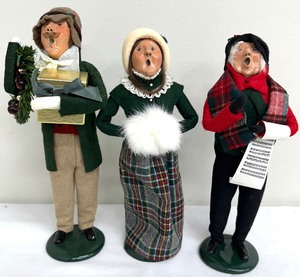lot 74A image: Byers Choice Ltd - The Carolers - A Trio of Carolers - 1989