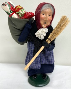 lot 125A image: Byers Choice Ltd - The Carolers - Old Benfana Italian Christmas Witch with a Bag Full of Gifts - 1994