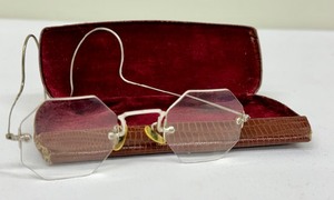 lot 219 image: Pair of Antique Eye Glasses