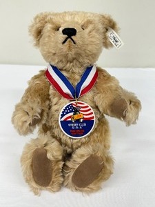 lot 45C image: Collectible 1993 Steiff Club Premiere Edition 420801