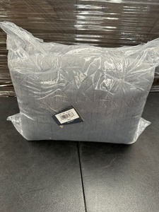 lot 57 image: Like New Pendleton 15lb Weighted Blanket - Box Was Damaged - Has not been used