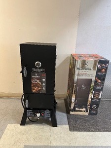 lot 38 image: Masterbuilt MDS 230S 30 in. Dual Fuel Propane Gas and Charcoal Smoker in Black