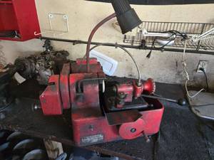 lot 25 image: Van Norman K500HM Valve Grinder - Functional Condition - Item is Off Site in SVEA See Desc