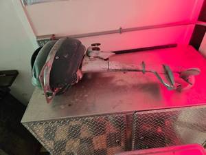 lot 84 image: Mercury Super 5 Outboard Motor - Parts or Repair Only