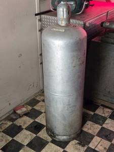 lot 87 image: Large Steel Gas Cylinder - Liquefied Petroleum Gas - Used Condition