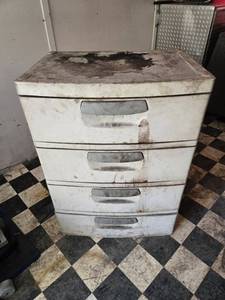 lot 88 image: 4 Drawer Plastic Storage Unit - Used Condition