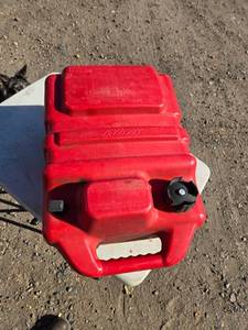 lot 117 image: Red Seastyle Fuel Container - 6 Gallons - Used
