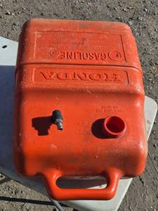 lot 119 image: HONDA Gasoline Fuel Tank - 6.6 Gallon Capacity - Used