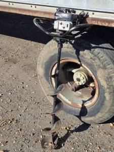 lot 122 image: Used StrikeMaster Magnum Ice Auger - 2 Cycle Engine - Engine Turns Over and Has Compression