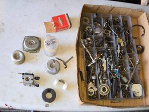 lot 147 image: Misc. Small Engine and Carburetor Parts
