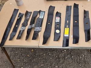 lot 185 image: Group of 10 Lawn Mower Blades - Various Sizes and Brands