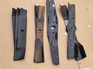 lot 194 image: Lot of 9 Lawn Mower Blades - Various Models