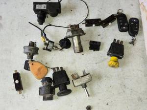 lot 209 image: Assortment of Electrical Components and Switches