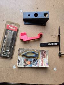 lot 239 image: Group of Ice Fishing Equipment Accessories - Blades, Tools & More