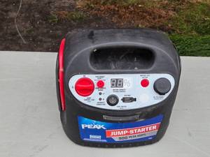 lot 242 image: Peak Jump-Starter 900 Peak Amps - Portable Power Bank - Untested