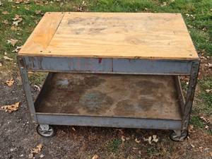 lot 260 image: Industrial Metal Rolling Cart - EDSAL Workbench with Wooden Top