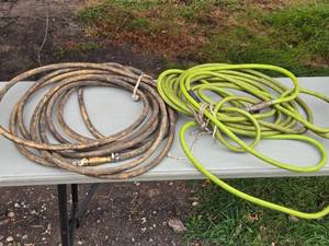lot 263 image: Set of 2 Air Hoses