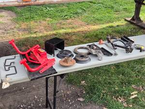 lot 288 image: Variety of Small Engine Parts