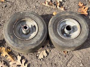 lot 301 image: Pair of Used 11 x 4.00-5 NHS Rubber Tires on Wheels
