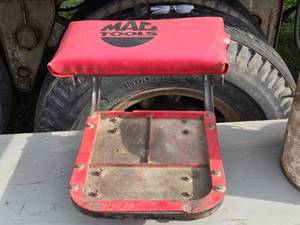 lot 310 image: Used Mac Tools Mechanics Creeper Seat - Shows Signs of Wear