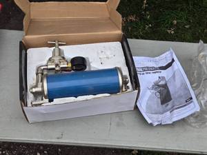 lot 320 image: Air Filter Regulator with Pressure Gauge - Model 56650 - Untested