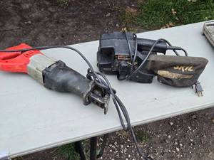 lot 324 image: Used Skil Classic Sander and Milwaukee Reciprocating Saw